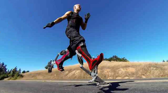 外国牛人自制机械跑步鞋 穿上时速40公里