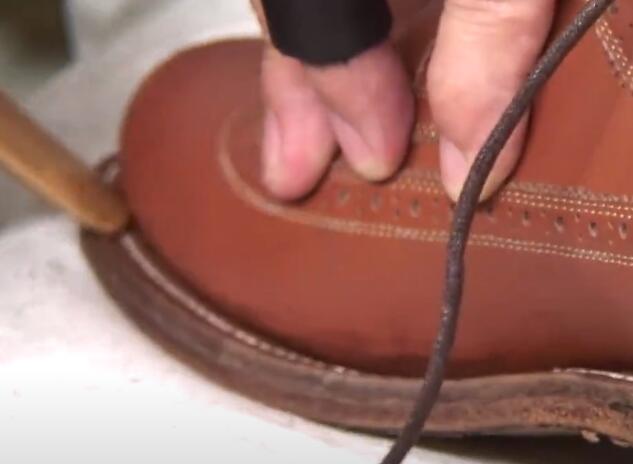 鞋匠手工制作男式皮鞋全过程